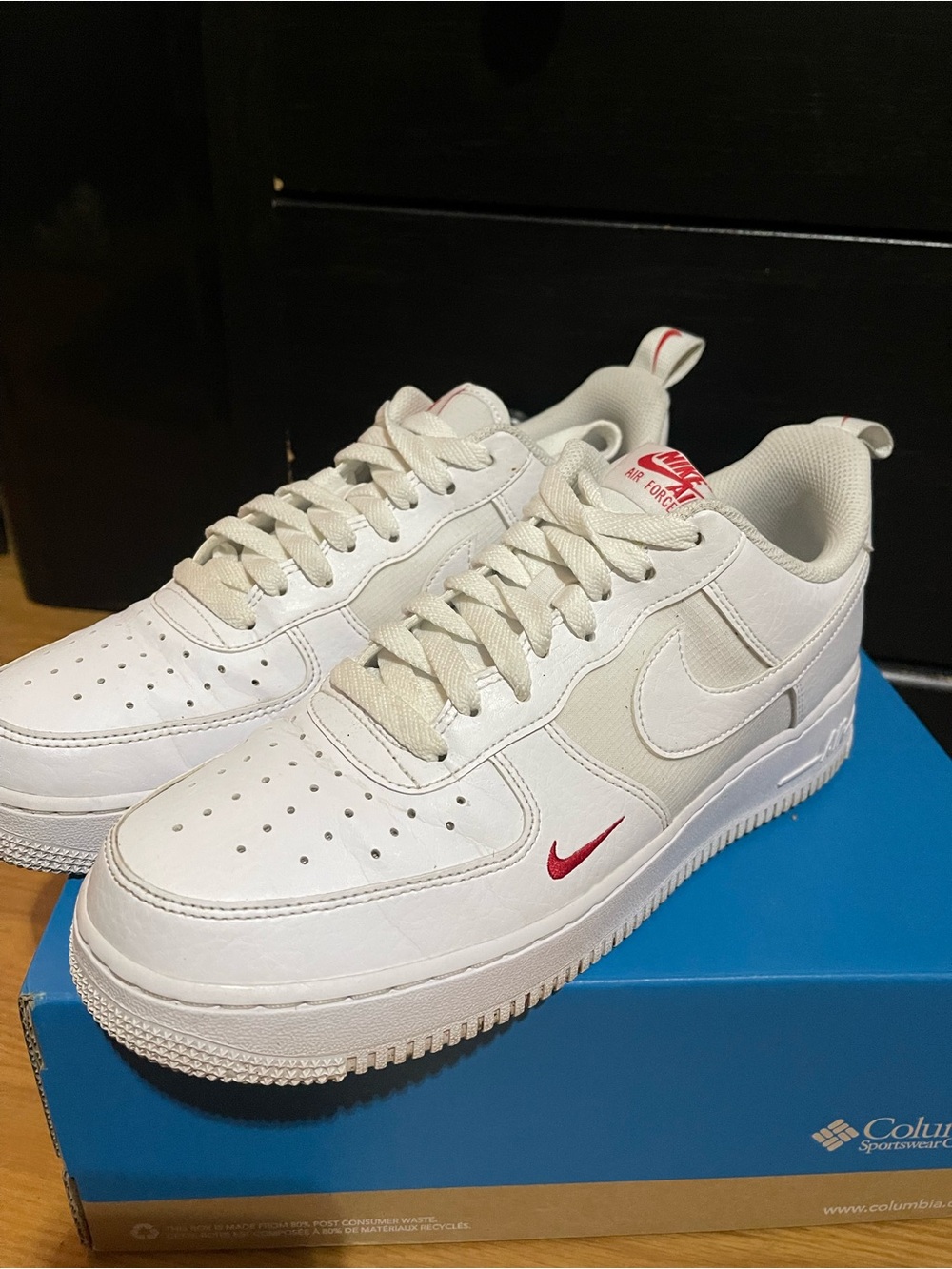 Nike Men's White Low-Top Sneakers with Red Swoosh
